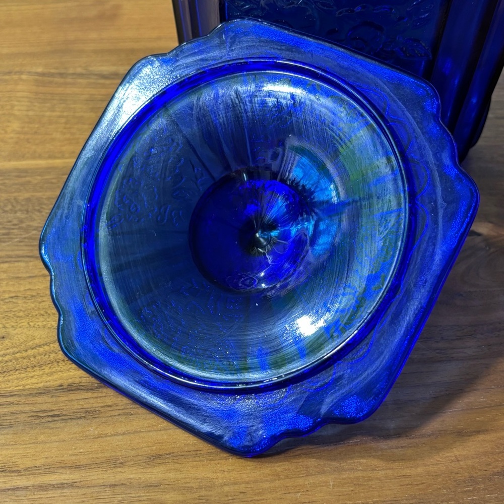 Vintage cobalt glass Mayfair / Open Rose cookie jar with lid, reproduction - Picture 6 of 10